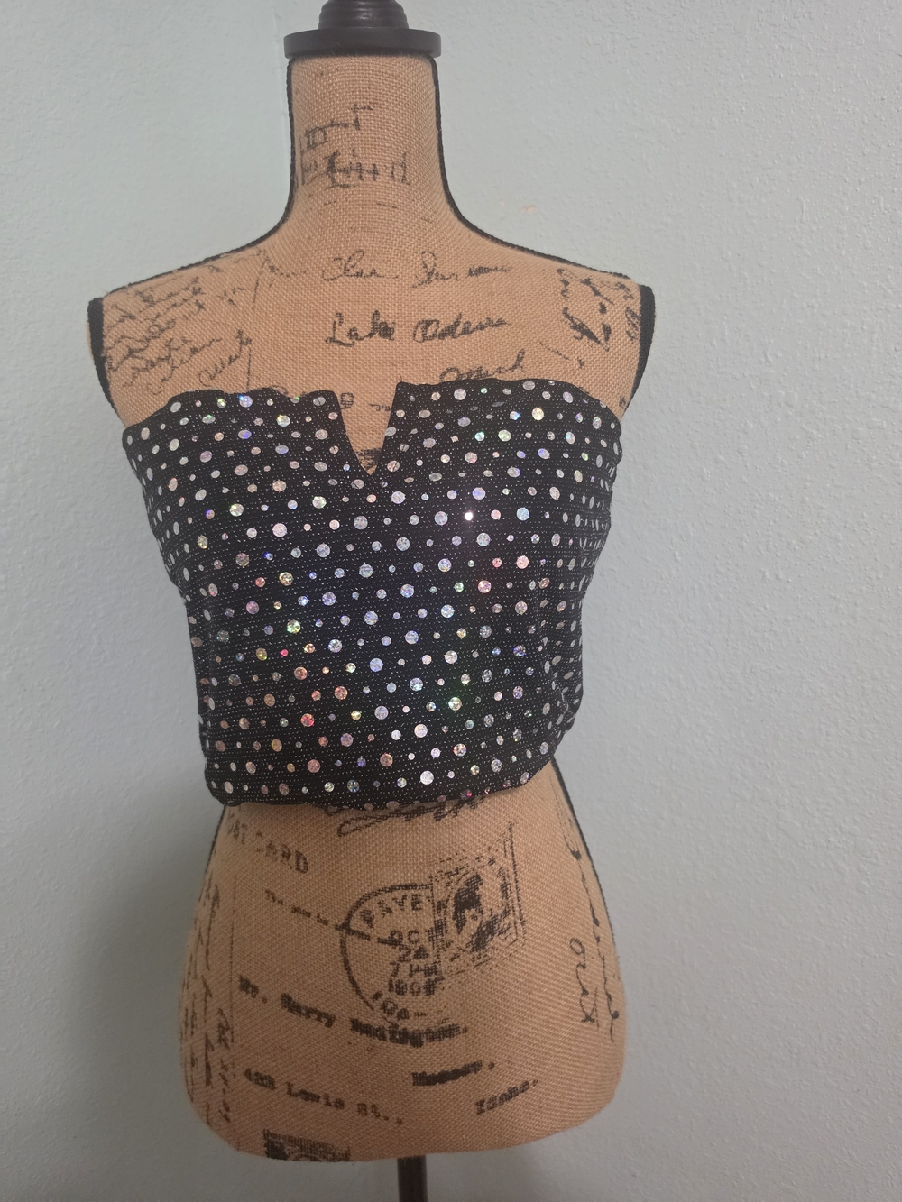 SHEIN Black Strapless Sequin Crop Top with Notch
